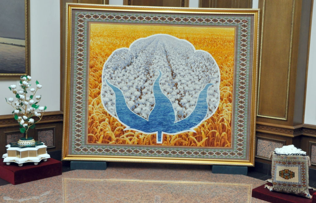 Döwlet muzeýiniň sergisi gallanyň we gowaçanyň ýetişdiriliş taryhy bilen tanyşdyrdy