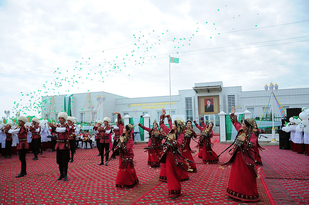 Baýramçylygyň öň ýanyndaky binagärlik açylyşlary