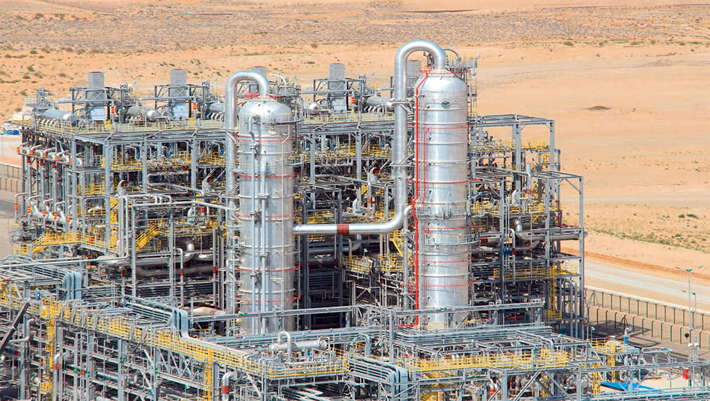 Глава государства ознакомился с технологическими процессами газохимического комплекса