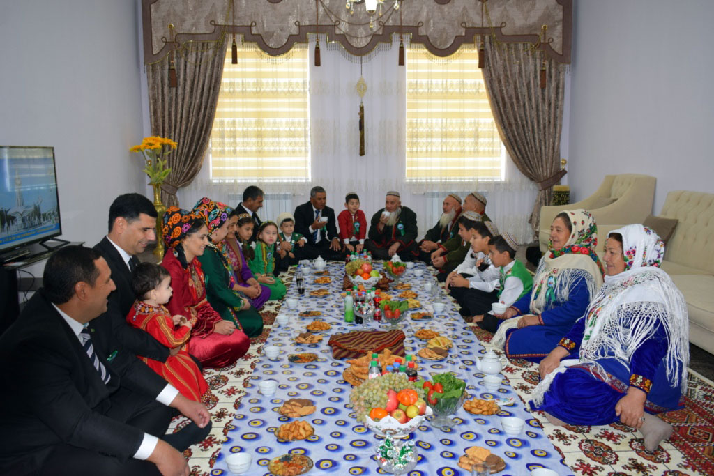 Социальную инфраструктуру Дашогузского велаята пополнили многоквартирный дом и сельский Дом здоровья 