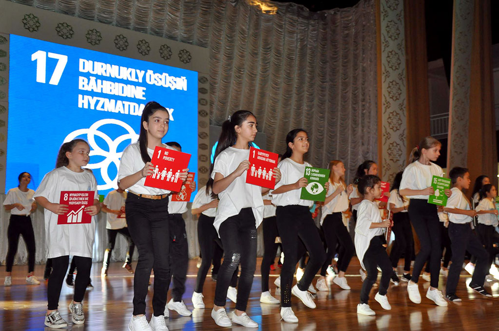 In the language of a modern dance – about the Sustainable Development Goals 