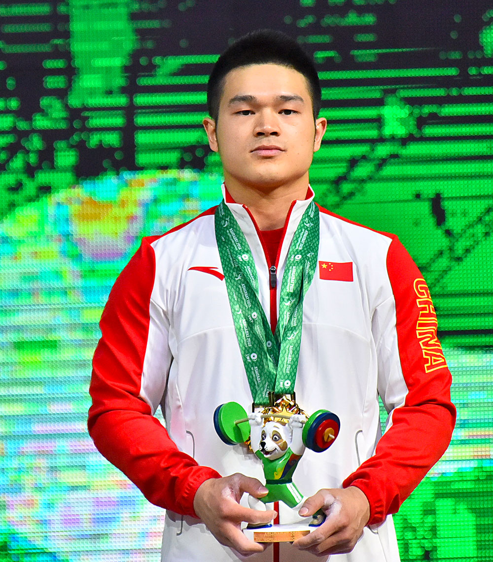 Четвёртый день тяжелоатлетического первенства: новые рекорды, яркие победы 