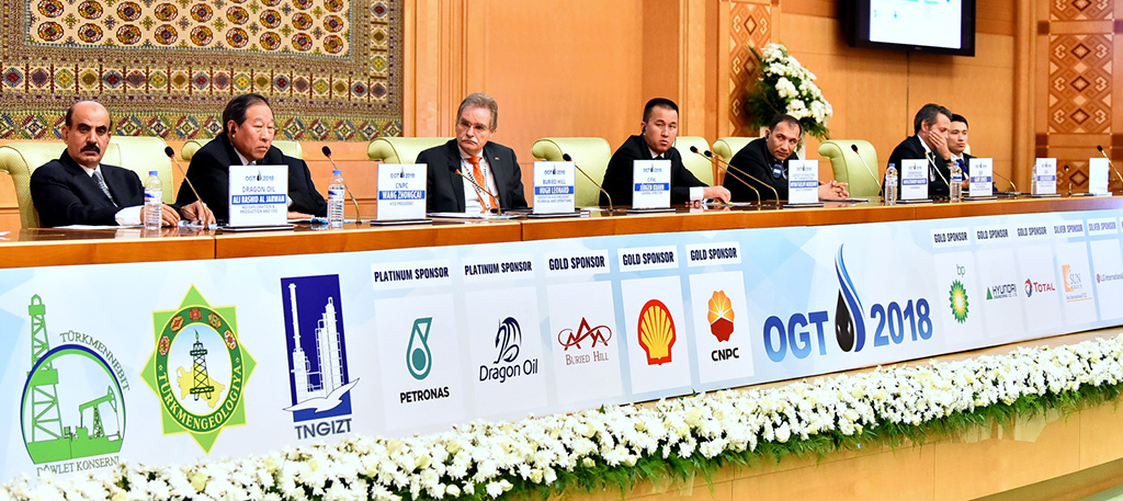 Türkmenistanda dünýäniň nebitgaz senagatynyň gazananlary görkezilýär