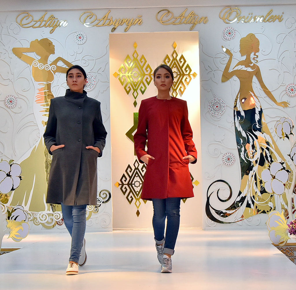 Модные тенденции зимы-весны 2019: трикотаж, джинса и смелые цветовые решения     