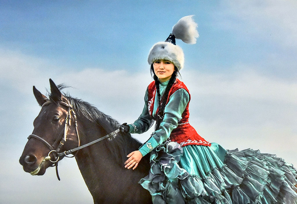 Выставка в Музее ИЗО познакомила с традициями и прикладным искусством казахского народа 