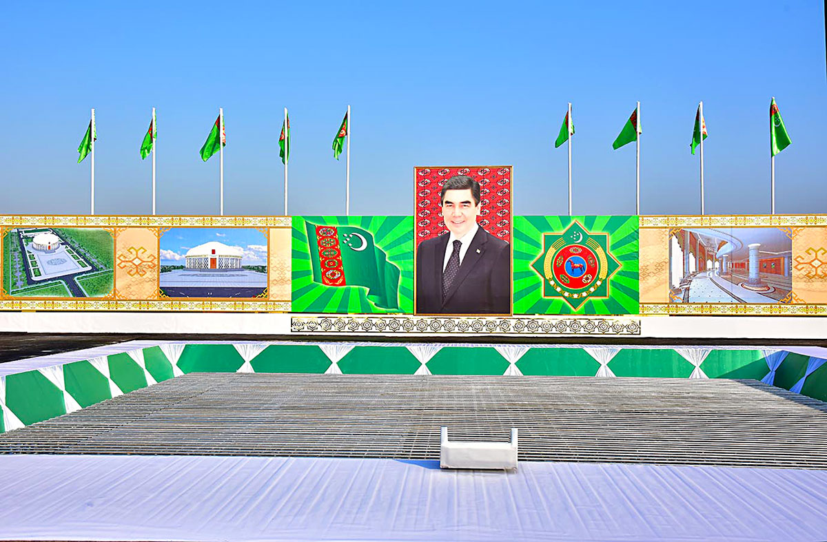 В Балканабате, Дашогузе и Туркменабате заложены фундаменты зданий «Türkmeniň ak öýi» 