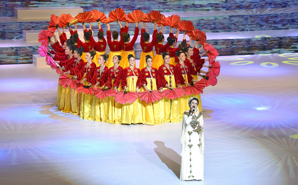 Отечественные и зарубежные исполнители приняли участие в праздничном концерте  