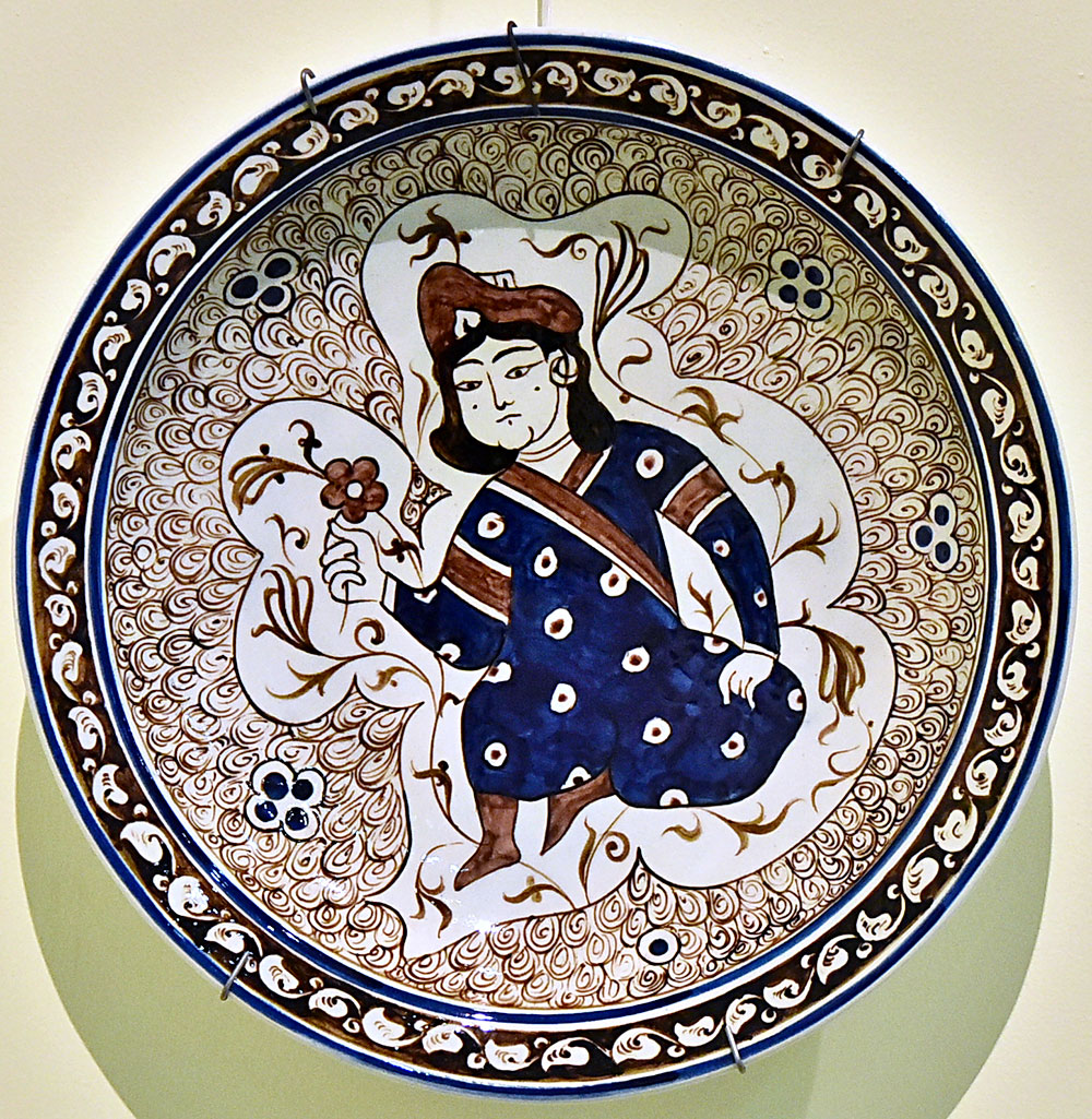 Ашхабадцы знакомятся с произведениями турецкого керамиста Ибрахима Кушлу