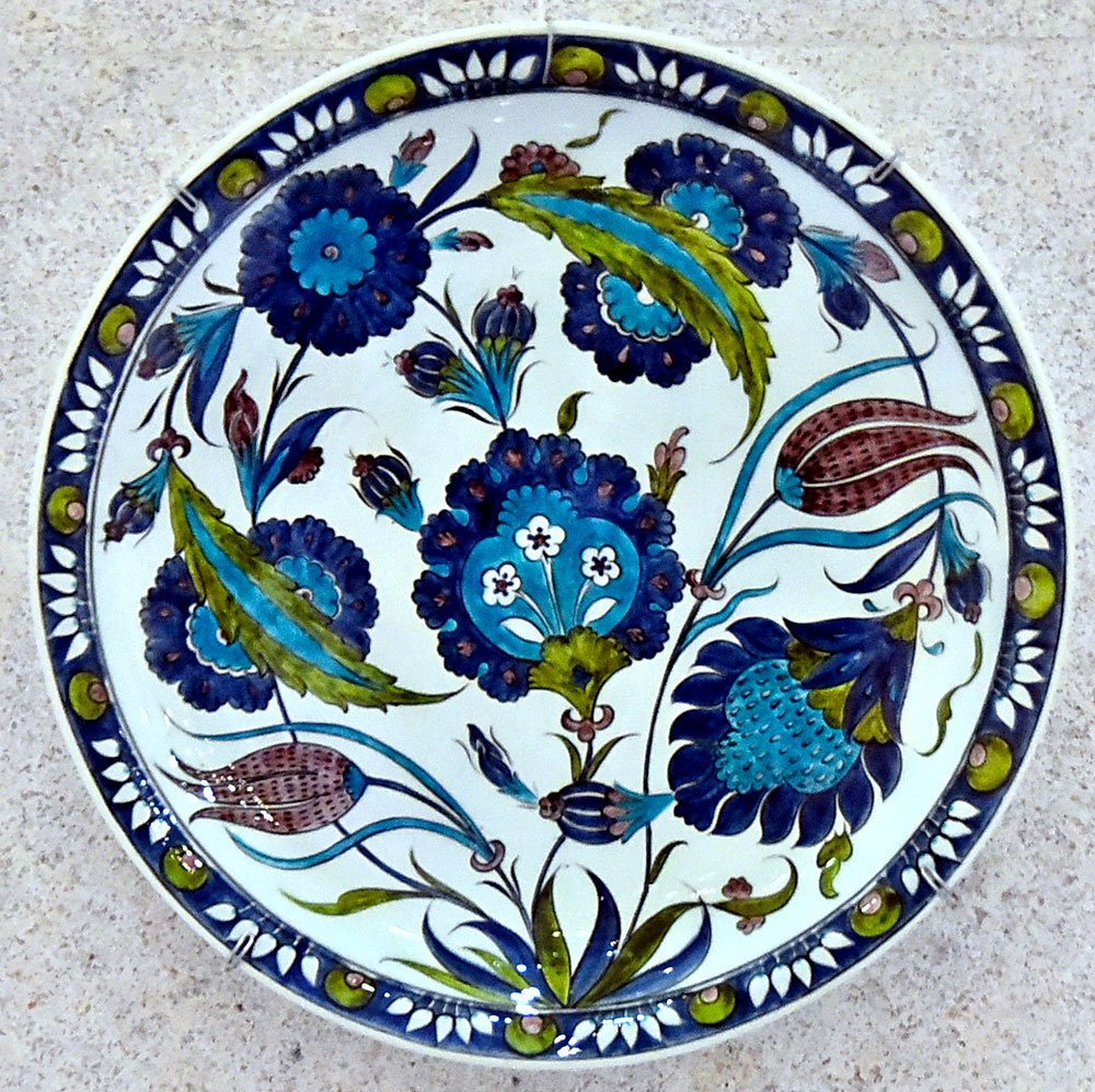 Ашхабадцы знакомятся с произведениями турецкого керамиста Ибрахима Кушлу