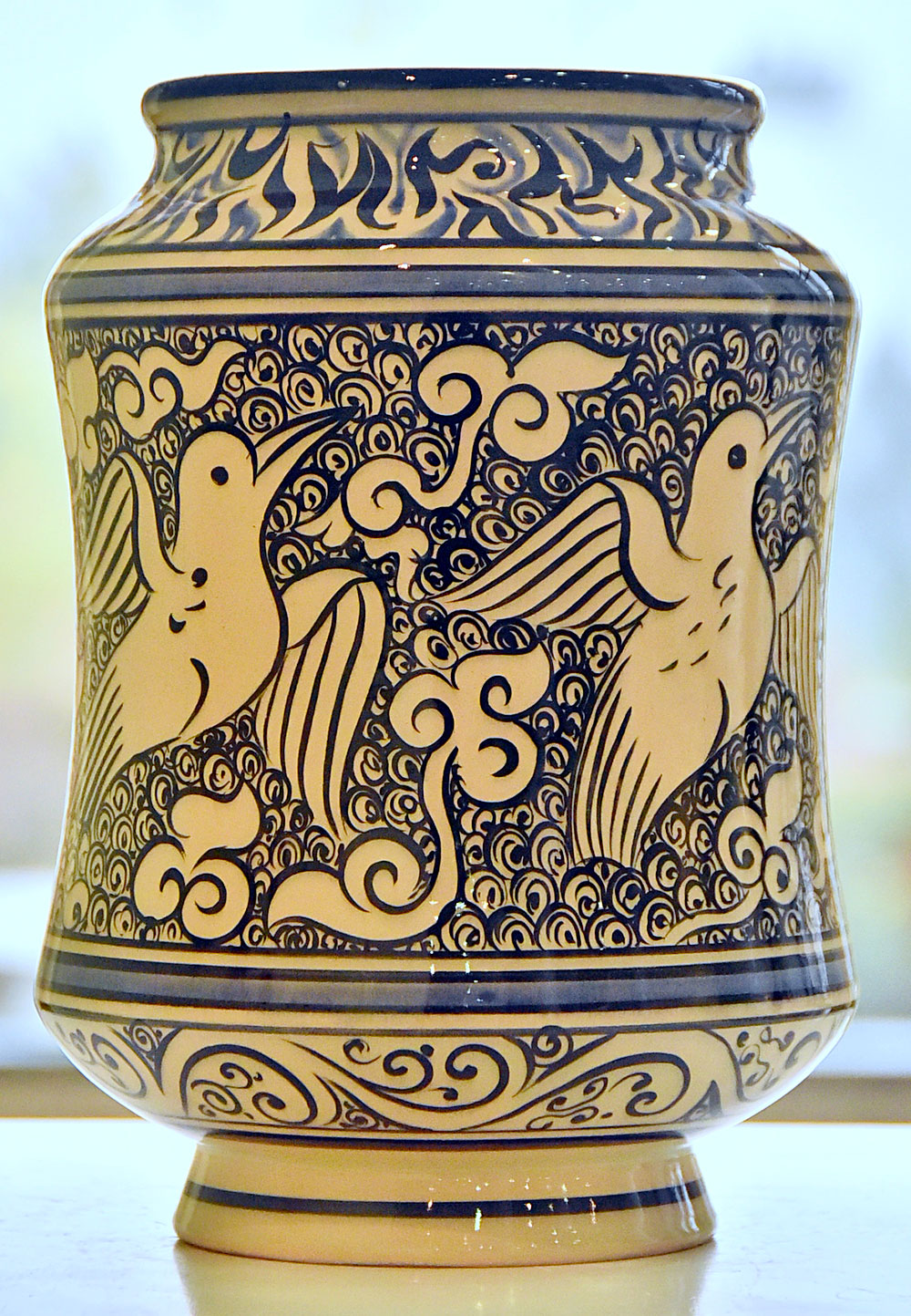 Aşgabatlylar türk keramikaçysy Ibrahim Kuşlunyň eserleri bieln tanyşýarlar