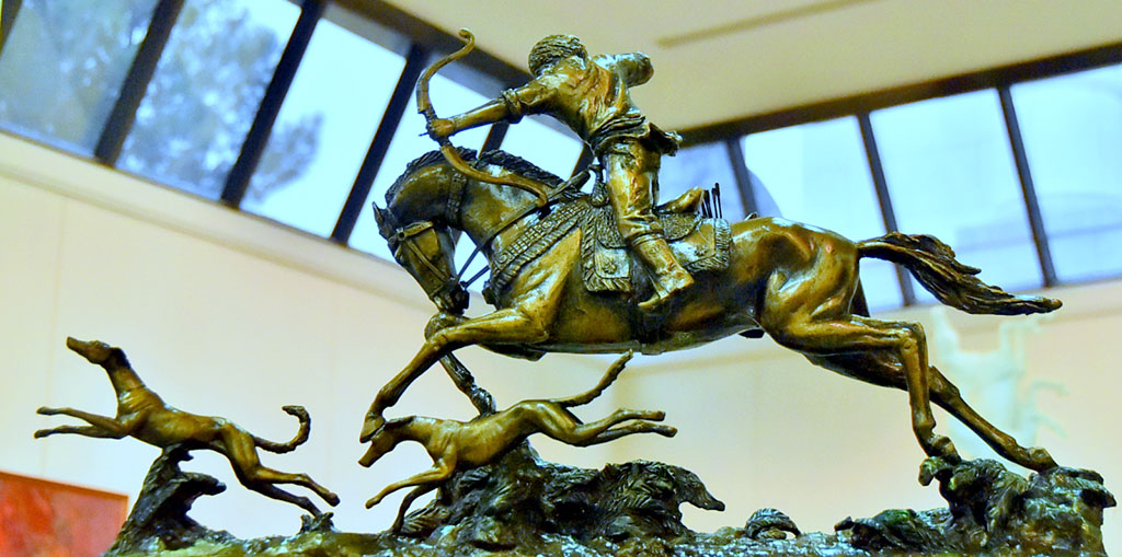 Çeperçilik akademiýasynyň talyplarynyň iň gowy işleri sergi-bäsleşikde görkezildi