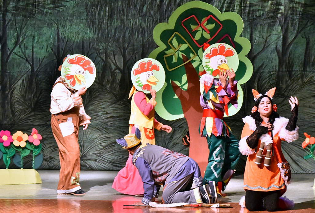 Театр кукол подарил юным зрителям увлекательную новогоднюю сказку  