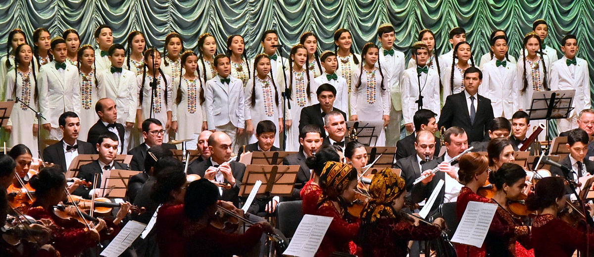 Музыкальный диалог: «Вестсайдская история» и «Туркменский танец»