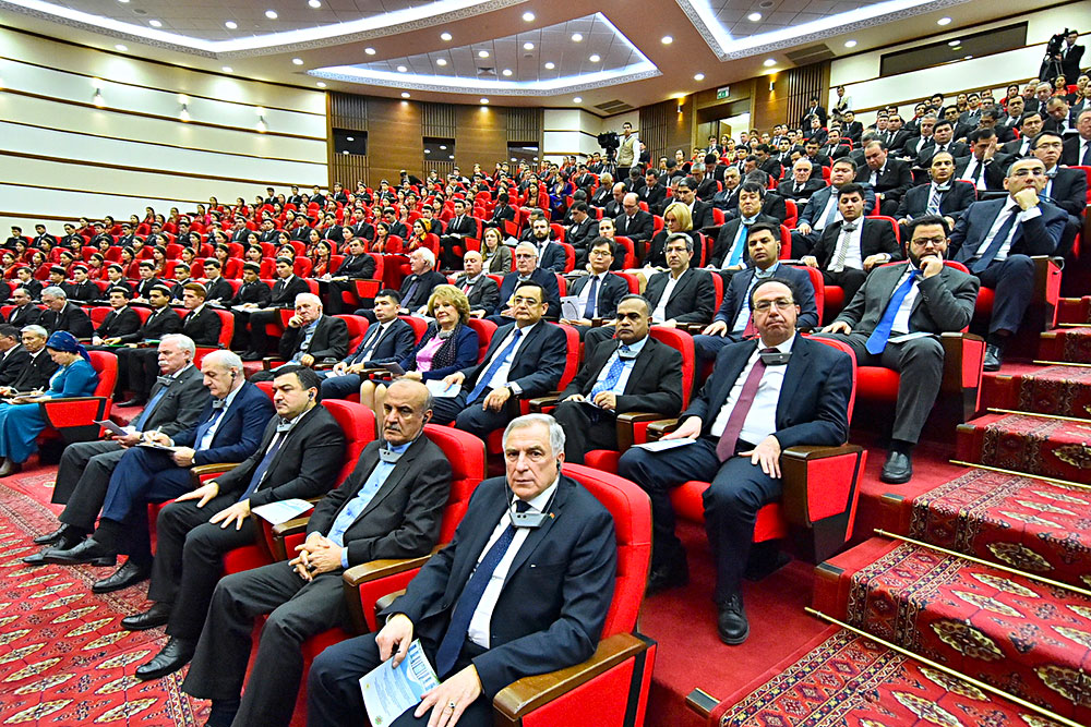 Türkmen diplomatiýasynyň möhüm ugurlary boýunça Okuw merkezi açyldy