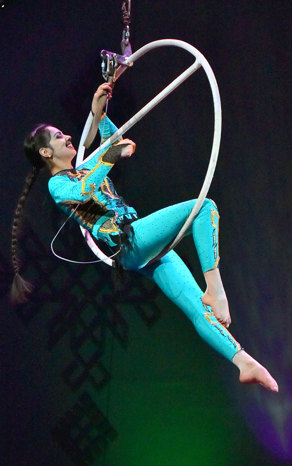 New Year Circus Program delights audience with spectacular circus acts