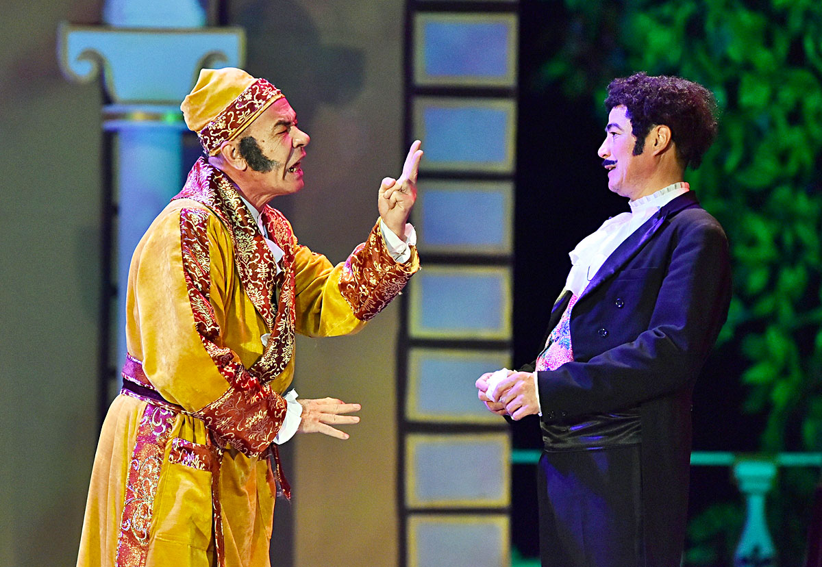 Ашхабадские театралы оценили сценическое переложение Какаджаном Ашировым чеховского водевиля 