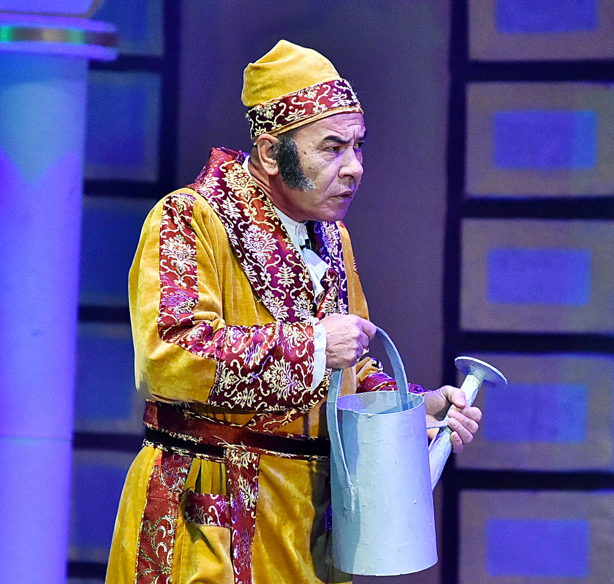 Kakajan Aşyrow sahnada Çehowyň wodewilini goýdy