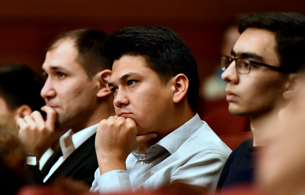 Государственный симфонический оркестр и известные исполнители представили произведения туркменских композиторов