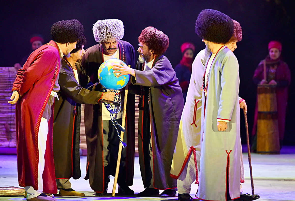 Kakajan Aşyrowyň “Döwlet guşy” oýnunyň tomaşaçysy hemişe ýetik