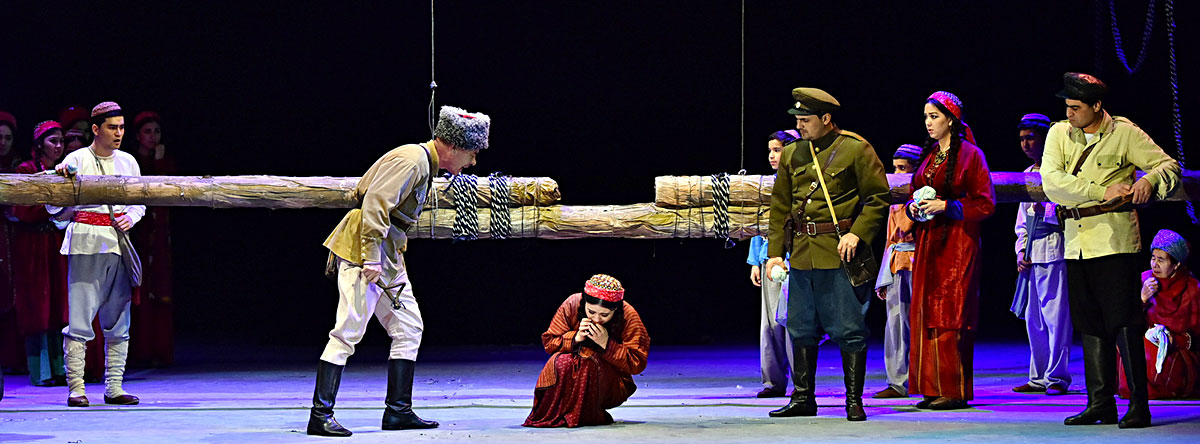 Kakajan Aşyrowyň “Döwlet guşy” oýnunyň tomaşaçysy hemişe ýetik