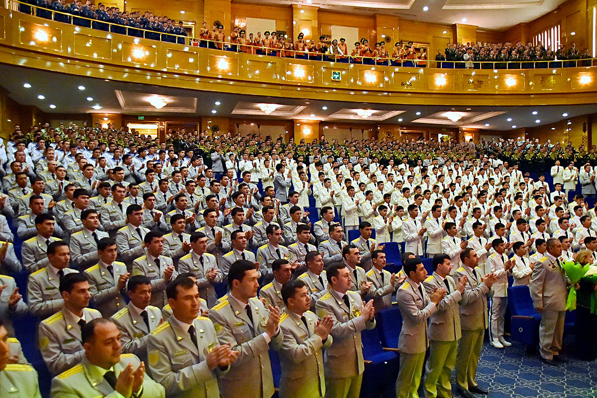 Türkmenistanda merdana Watan goragçylary sarpalanylýar