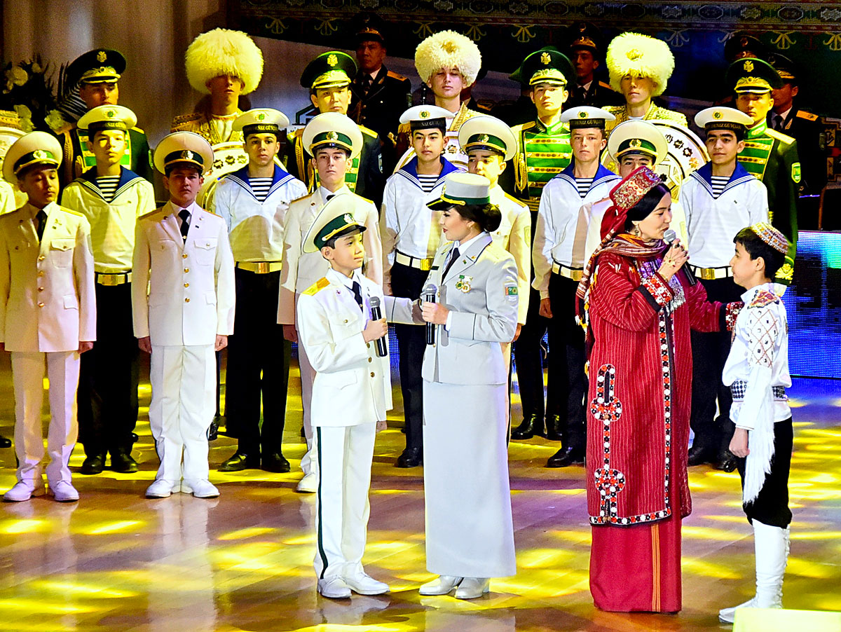 Türkmenistanda merdana Watan goragçylary sarpalanylýar