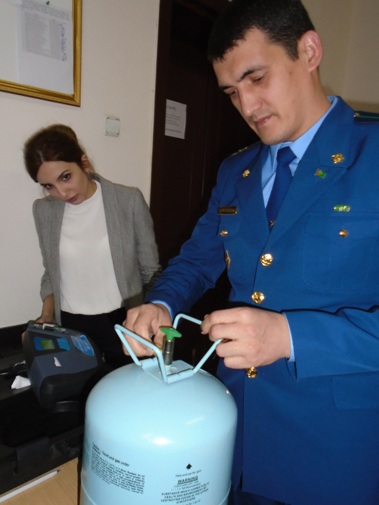 Сотрудники таможенной службы ознакомились с информацией по обороту ОРВ