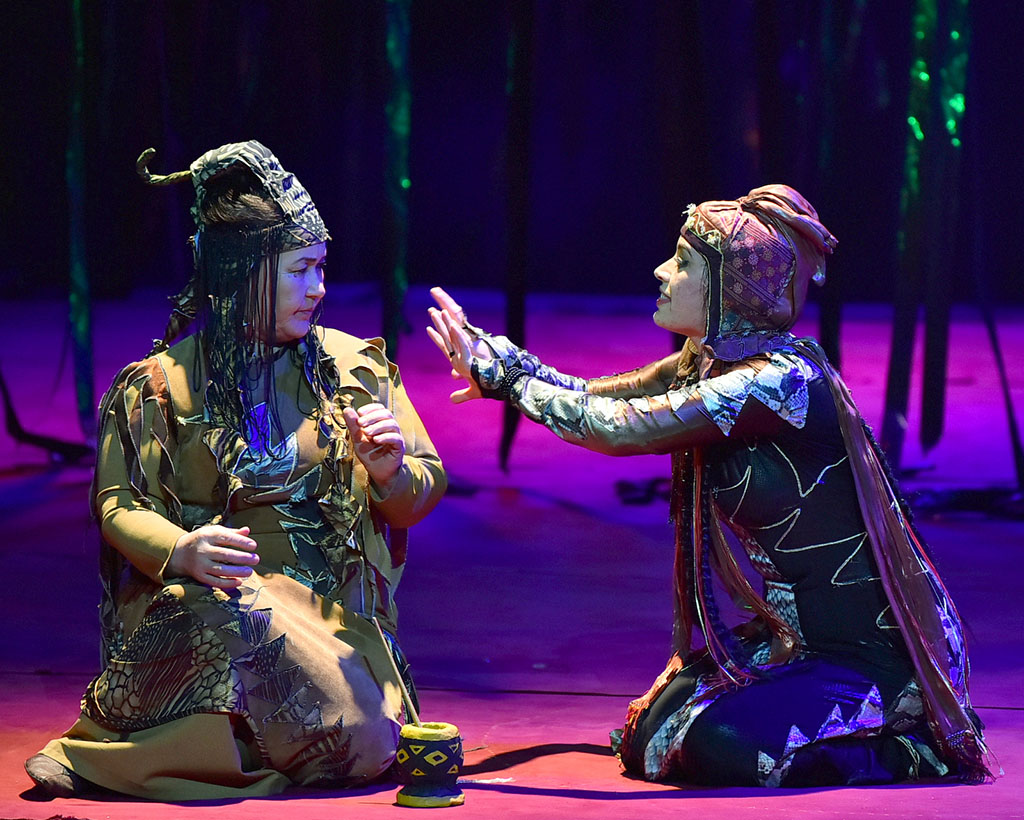 Kakajan Aşyrow Aleksandr Wolodiniň “Suwulgan” pýesasyny özboluşly sahnalaşdyrdy