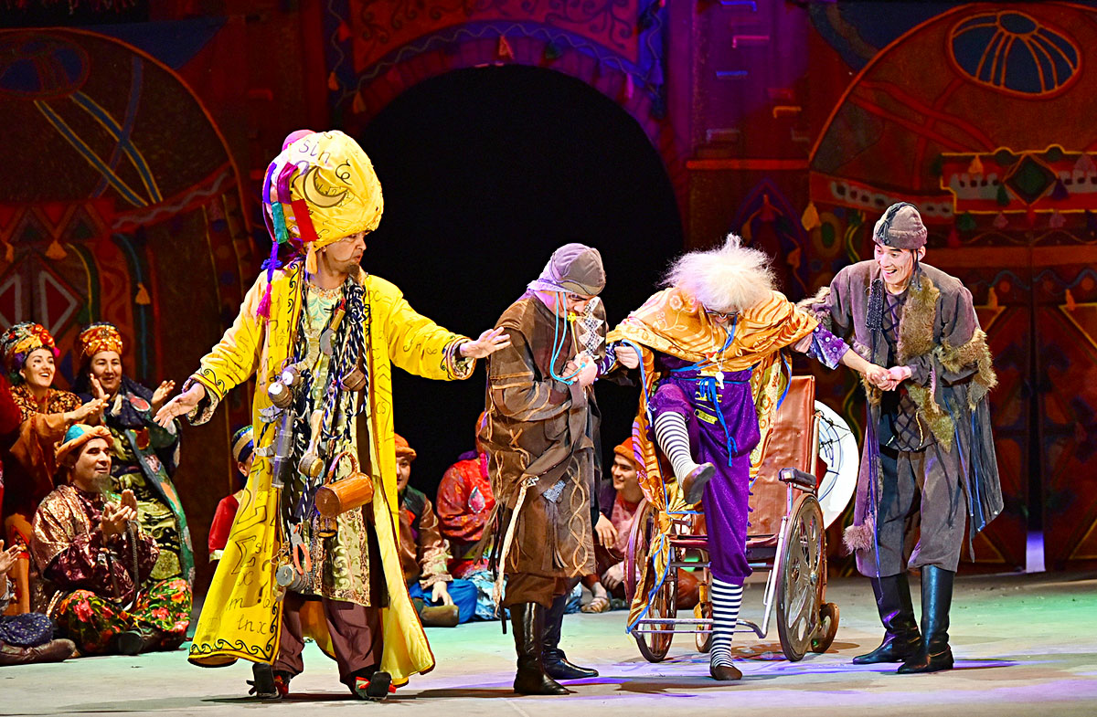 Спектакль Какаджана Аширова о Ходжа Насреддине: весело о серьёзном 