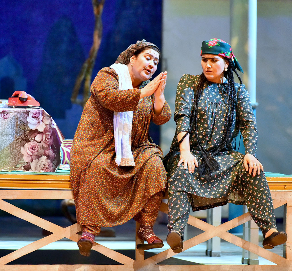 Magtymguly adyndaky milli  sazly drama  teatrynyň täze oýnuna tomaşaçylar ýokary baha berdiler