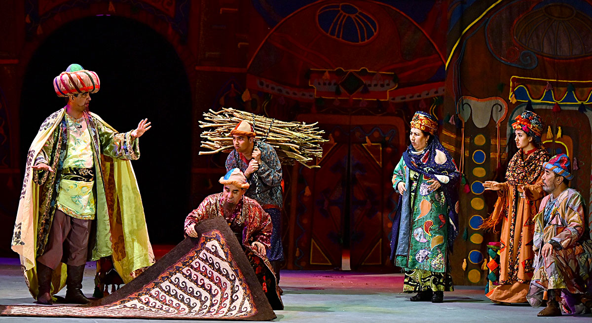 Kakajan Aşyrowyň Hoja Nasreddin baradaky sahna oýny: çynlakaý zatlar hakynda çülkünç hekaýat