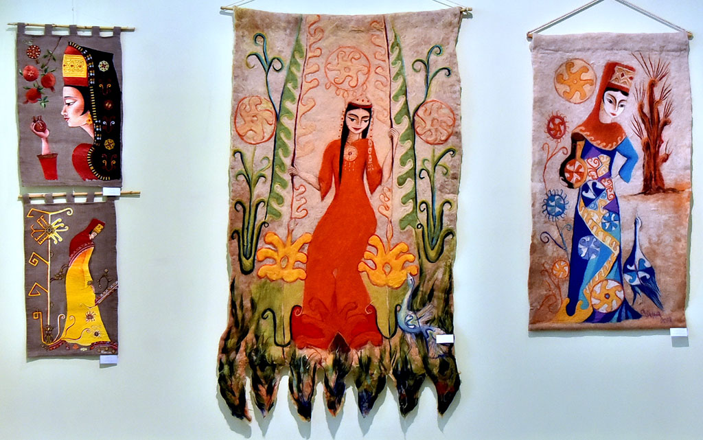 Праздничная экспозиция в музее ИЗО знакомит с палитрой творческих идей 