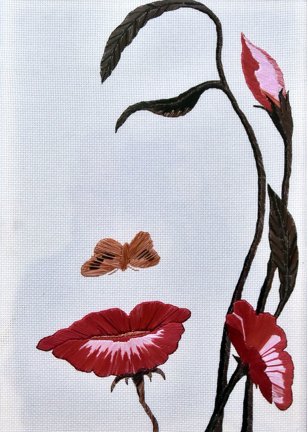 Праздничная экспозиция в музее ИЗО знакомит с палитрой творческих идей 