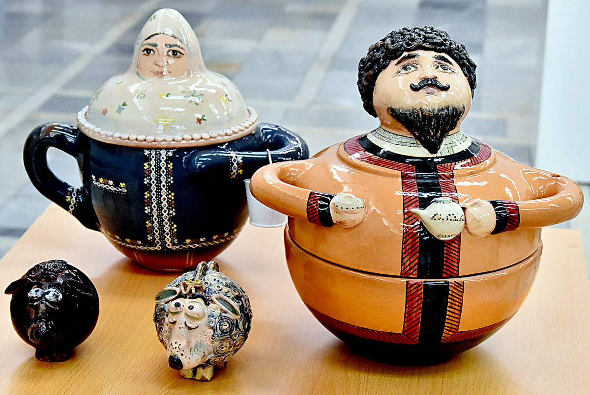 Туркменские художницы представили свои лучшие работы 