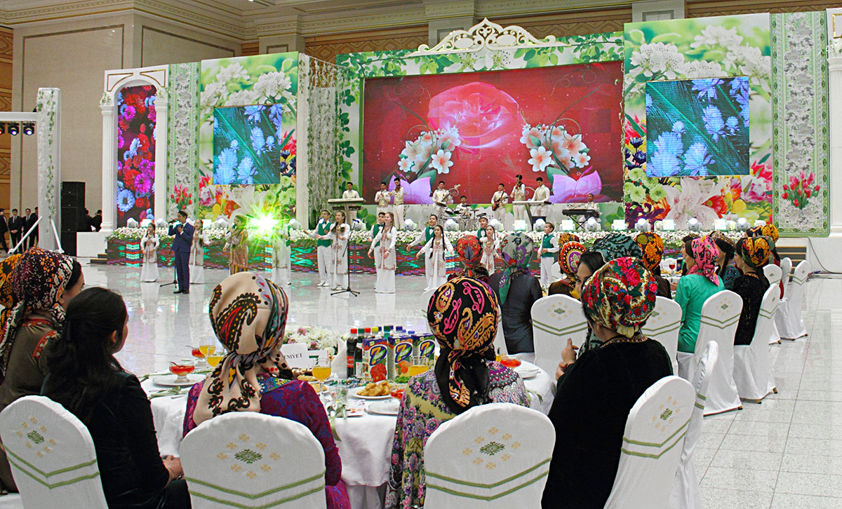 Halkara zenanlar güni mynasybetli dabaralar