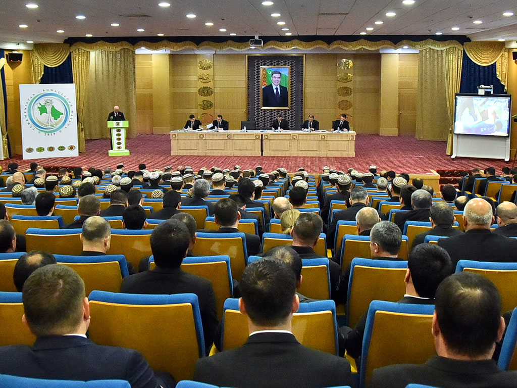 2020-nji ýylyň Olimpiýa oýunlaryna gatnaşmaga taýýarlyk işleri ara alnyp maslahatlaşyldy