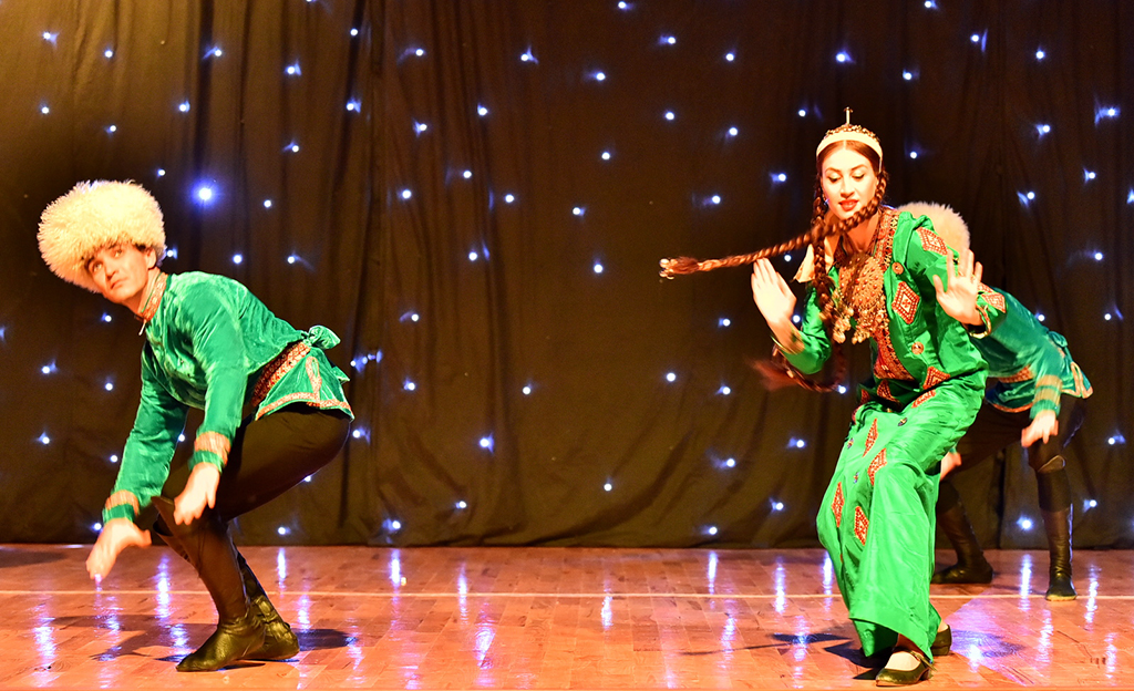 Воспитанники национальной школы спортивного танца представили шоу-программу 