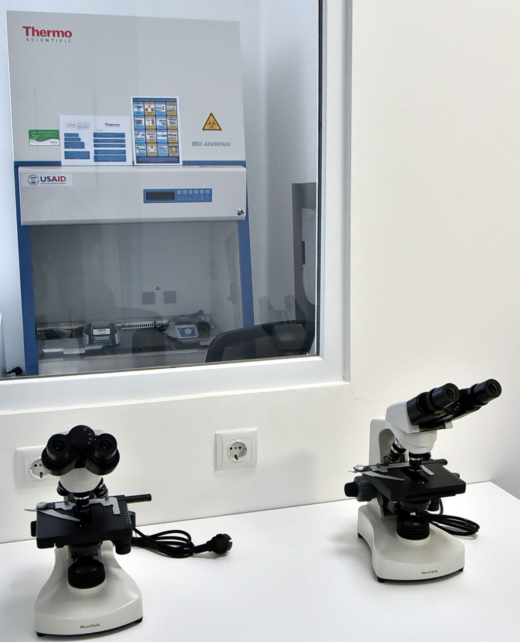 В бизнес-центре СППТ открылась первая в стране частная микробиологическая лаборатория 