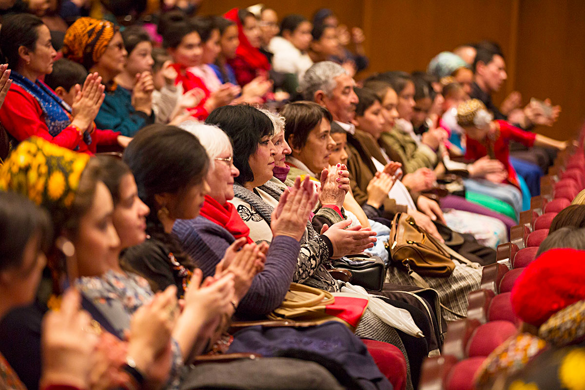 Иранский ансамбль «Джейлан» преподнёс ашхабадцам музыкальный подарок 