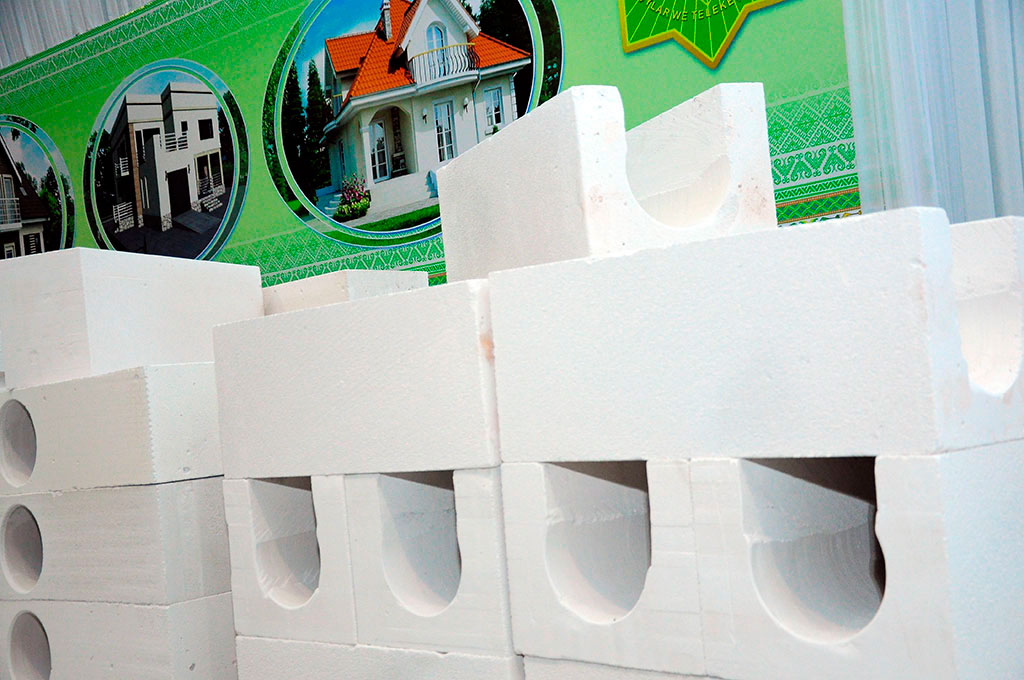 Ýerli çig malyň esasynda gurluşyk serişdeleriniň öndürilişi artýar