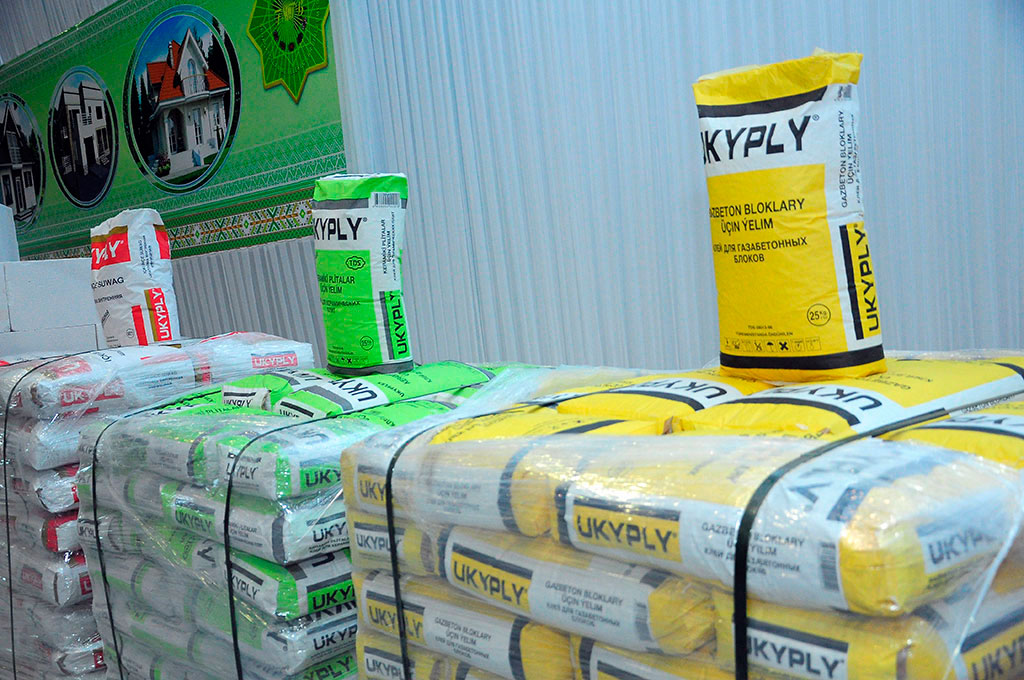 Ýerli çig malyň esasynda gurluşyk serişdeleriniň öndürilişi artýar