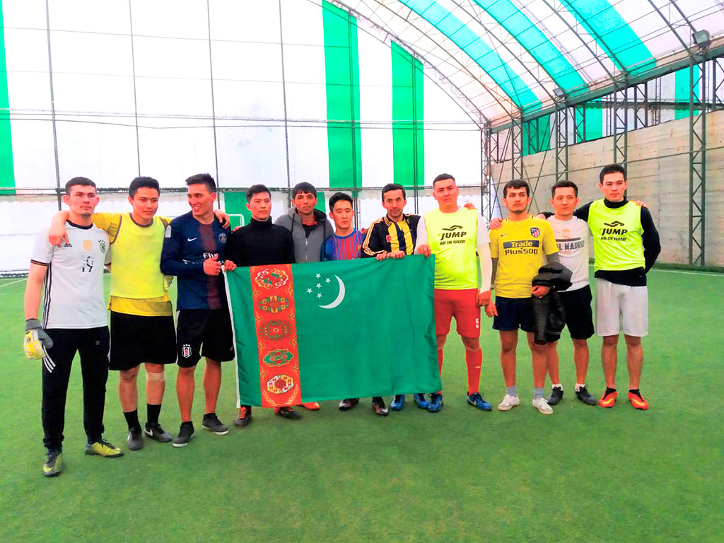 Türkiýäniň ýokary okuw mekdeplerinde okaýan türkmen talyplary futbol ýaryşyna gatnaşdylar
