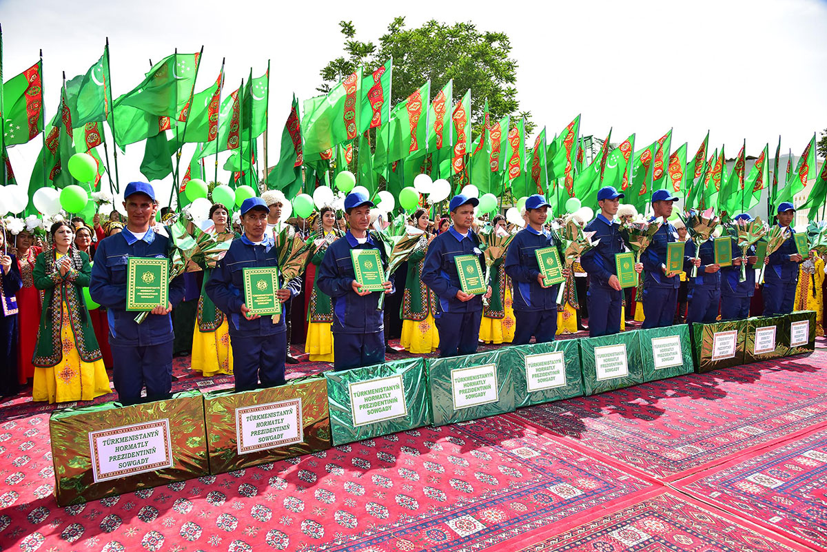 В Ходжамбазе открыто новое здание этрапского отделения связи 