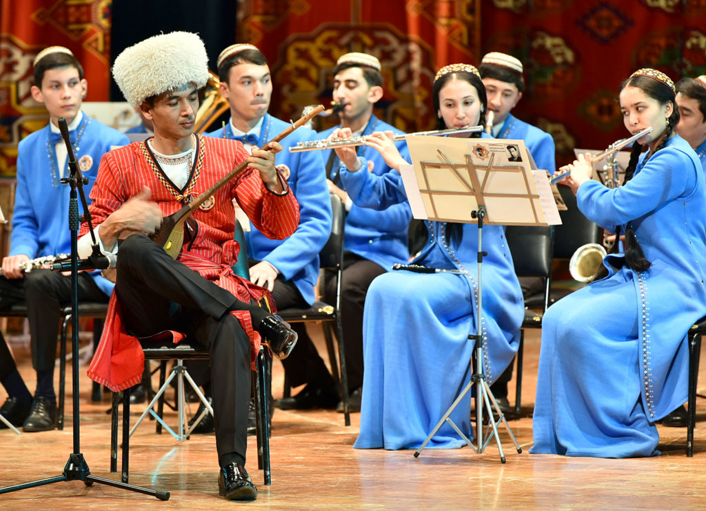 Daňatar Öwezow adyndaky Ýörite döwlet sazçylyk mekdebiniň döredilmeginiň 90 ýyllygy bellenildi   