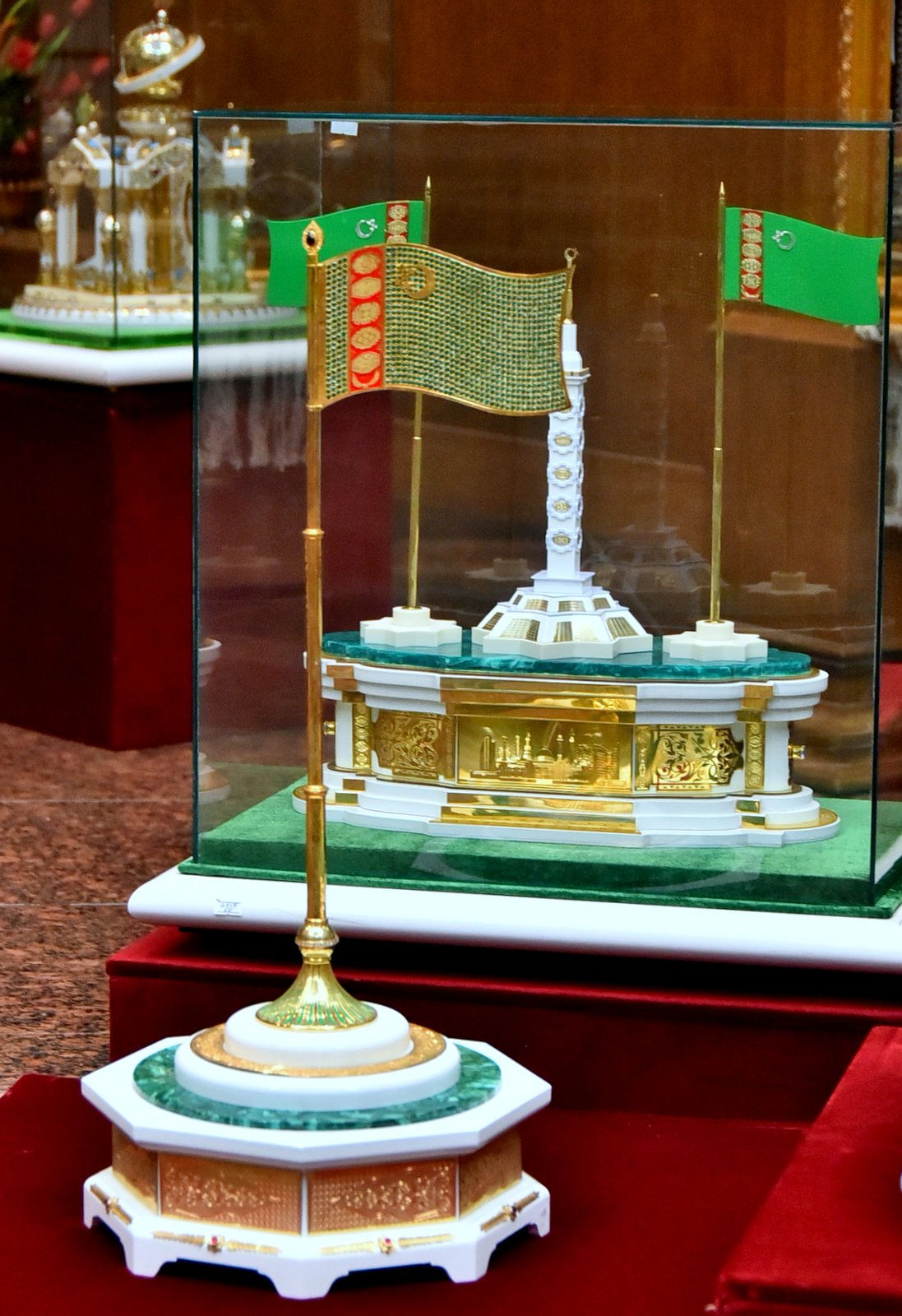 Конституции и Государственному флагу Туркменистана посвящена выставка в Главном музее 