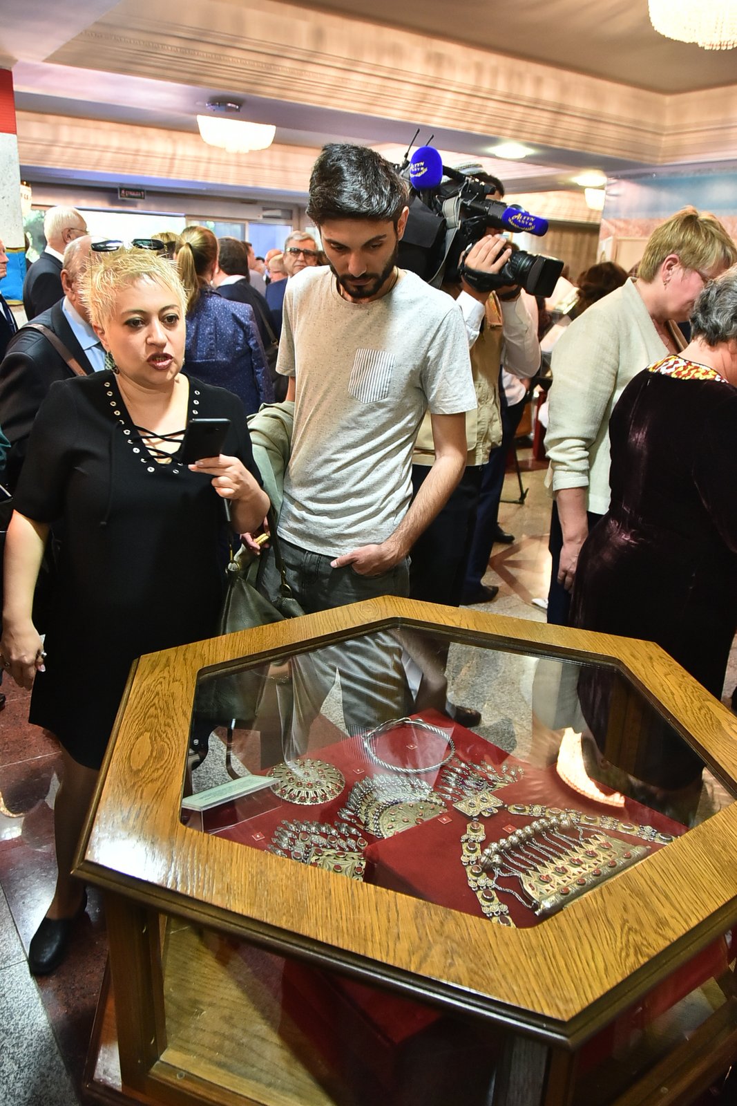 Ynsanperwer hyzmatdaşlyk — dostluk we parahatçylyk ýoly