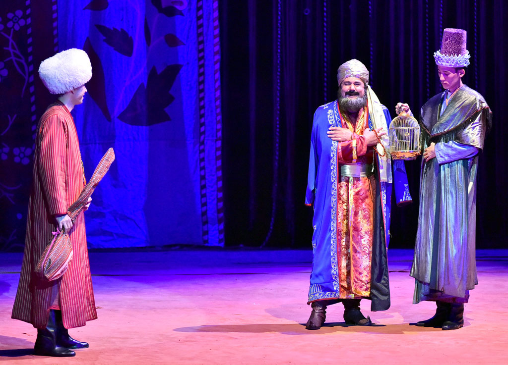 The Sounds of the Dutar: New Stage Production Celebrates Bakhshi’s Prowess 