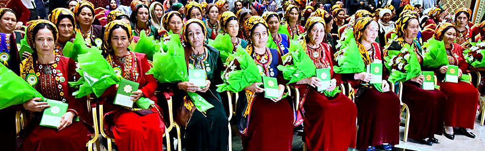 Праздник туркменского ковра отмечен с участием зарубежных ценителей древнего искусства