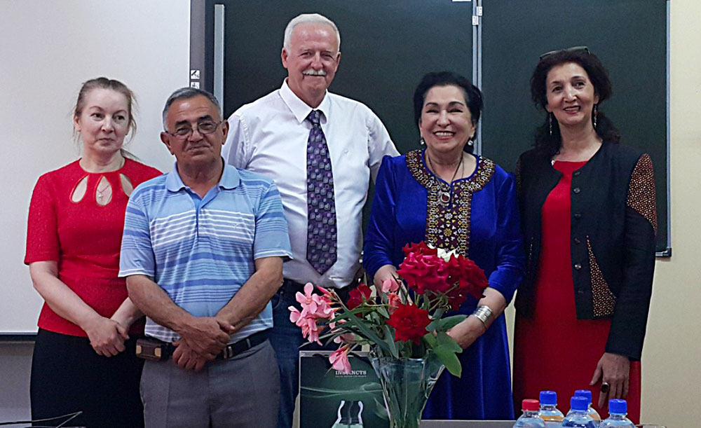 Professor Eldar Rustamow ylmy işe başlamagynyň 50 ýyllygyny belledi