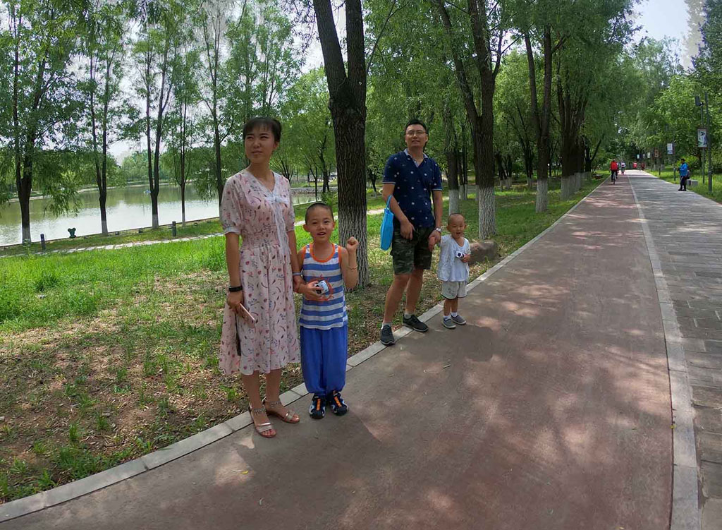 Туркменские дипломаты и студенты приняли участие в 9-м Пекинском международном велотуре 